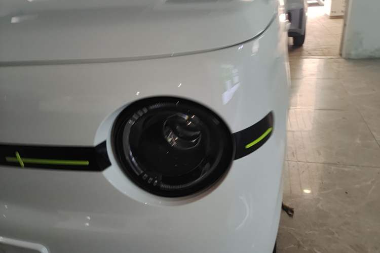 Used Geely Galaxy Panda 2025 210 km – Yuanqi Bear Left Front Headlight