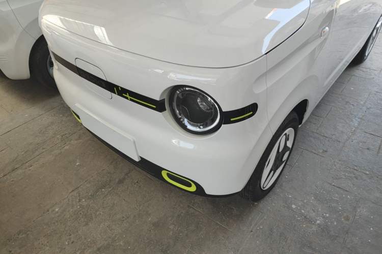 Used Geely Galaxy Panda 2025 210 km – Yuanqi Bear Left Front Headlight