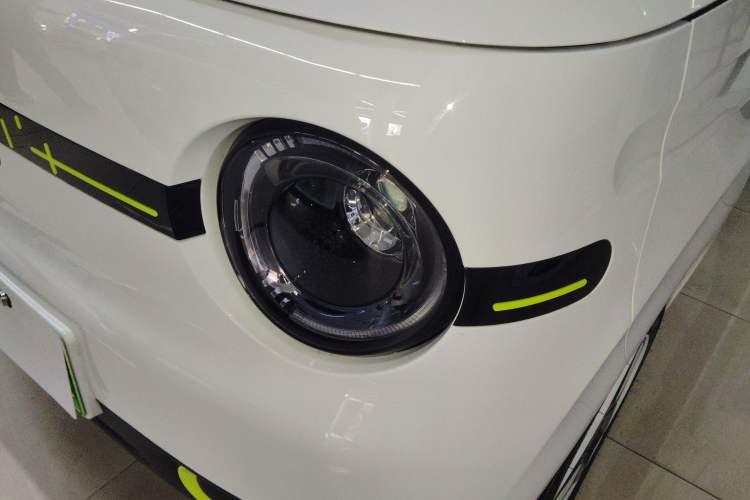 Used Geely Galaxy Panda 2025 210 km – Yuanqi Bear Left Front Headlight