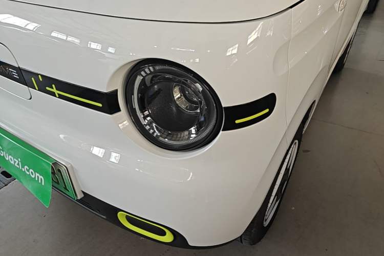 Used Geely Galaxy Panda 2025 210 km – Yuanqi Bear Left Front Headlight