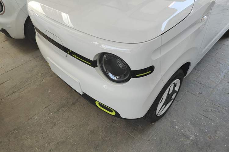 Used Geely Galaxy Panda 2025 210 km – Yuanqi Bear Left Front Headlight