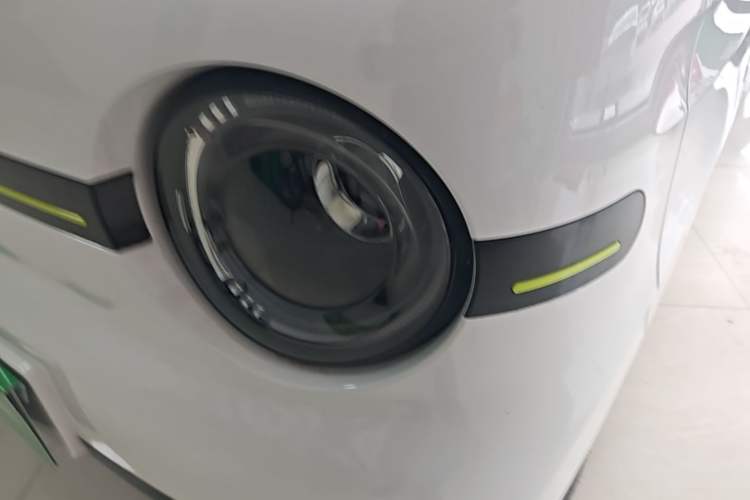 Used Geely Galaxy Panda 2025 210 km – Yuanqi Bear Left Front Headlight