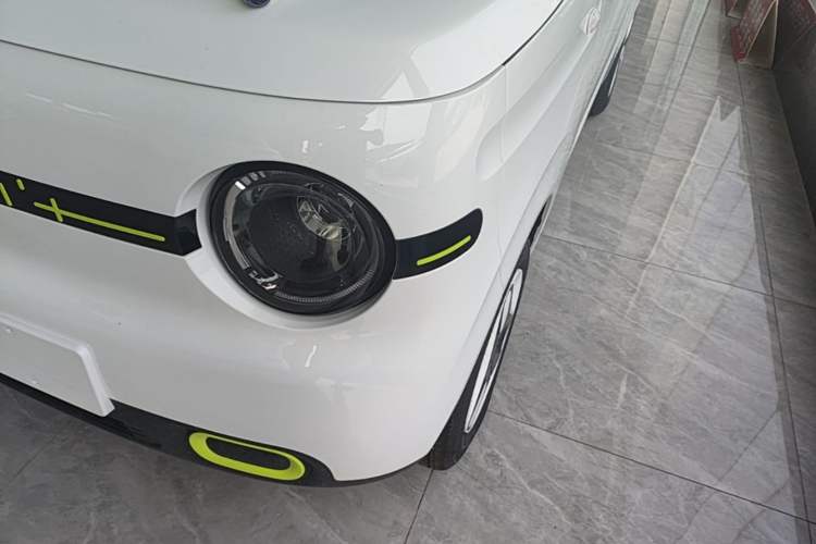 Used Geely Galaxy Panda 2025 210 km – Yuanqi Bear Left Front Headlight