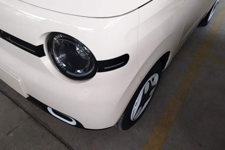 Used Geely Galaxy Panda 2025 210 km – Yuanqi Bear Left Front Headlight