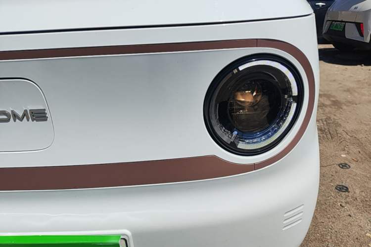 Used Geely Galaxy Panda 2025 210 km – Yuanqi Bear Left Front Headlight