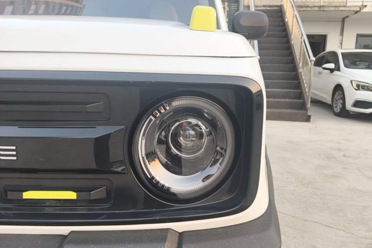 Used Geely Galaxy Panda 2025 210km Panda Rider Left Front Headlight