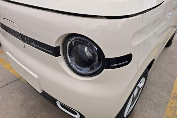 Used Geely Galaxy Panda 2025 210 km – Yuanqi Bear Left Front Headlight