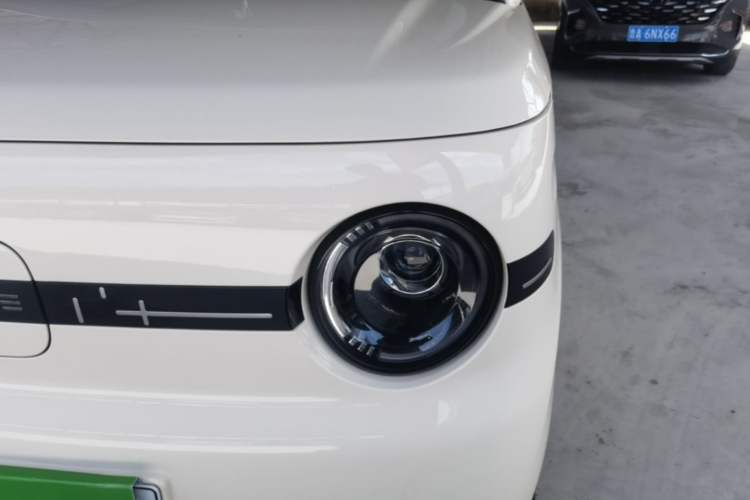 Used Geely Galaxy Panda 2025 210 km – Yuanqi Bear Left Front Headlight
