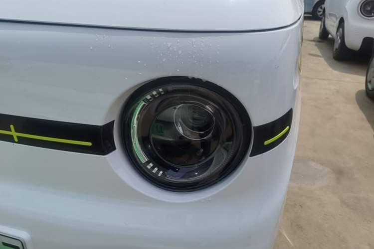 Used Geely Galaxy Panda 2025 210 km – Yuanqi Bear Left Front Headlight
