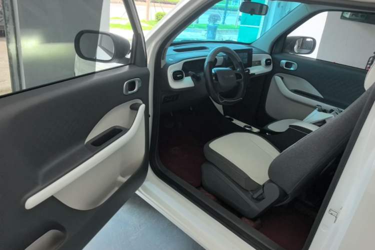 Used Geely Galaxy Panda 2025 210 km – Yuanqi Bear Left Front Seat