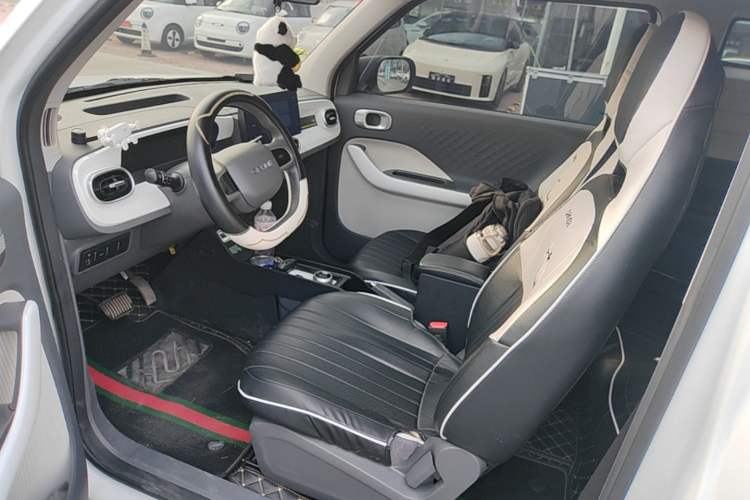 Used Geely Galaxy Panda 2025 210 km – Yuanqi Bear Left Front Seat