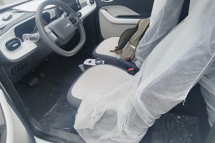 Used Geely Galaxy Panda 2025 210 km – Yuanqi Bear Left Front Seat