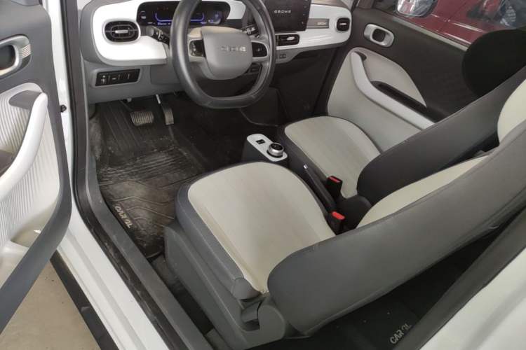 Used Geely Galaxy Panda 2025 210km Panda Rider Left Front Seat