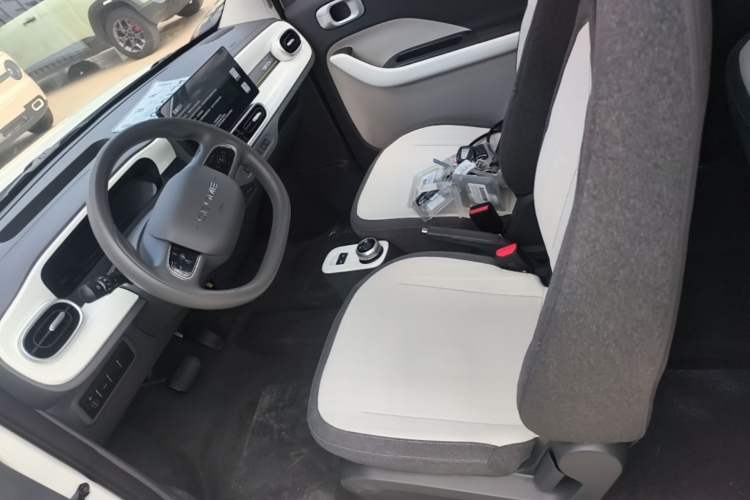 Used Geely Galaxy Panda 2025 210 km – Yuanqi Bear Left Front Seat
