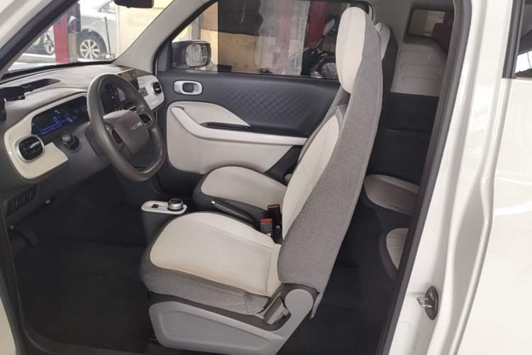 Used Geely Galaxy Panda 2025 210 km – Yuanqi Bear Left Front Seat