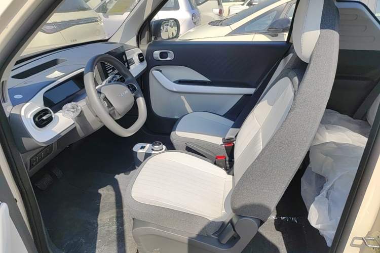 Used Geely Galaxy Panda 2025 210 km – Yuanqi Bear Left Front Seat