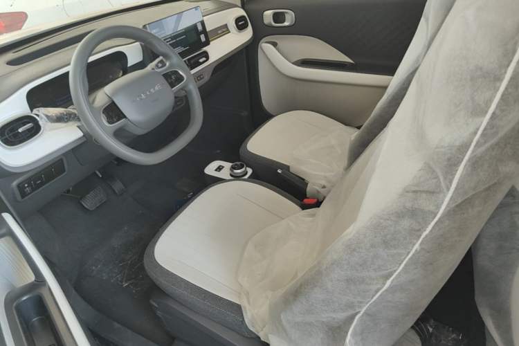 Used Geely Galaxy Panda 2025 210 km – Yuanqi Bear Left Front Seat