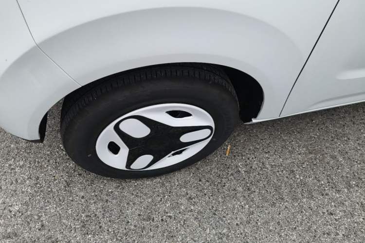 Used Geely Galaxy Panda 2025 210 km – Yuanqi Bear Left Front Wheel Hub