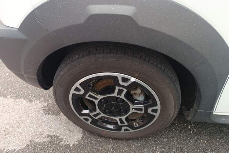 Used Geely Galaxy Panda 2025 210km Panda Rider Left Front Wheel Hub