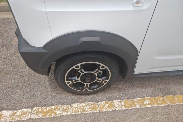 Used Geely Galaxy Panda 2025 210km Panda Rider Left Front Wheel Hub
