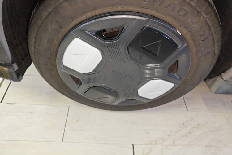 Used Geely Galaxy Panda 2025 210km Panda Kart Left Front Wheel Hub
