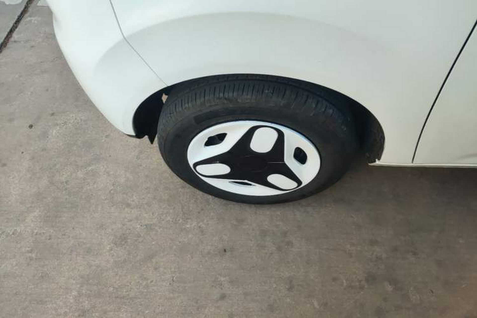 Used Geely Galaxy Panda 2025 210 km – Yuanqi Bear Left Front Wheel Hub