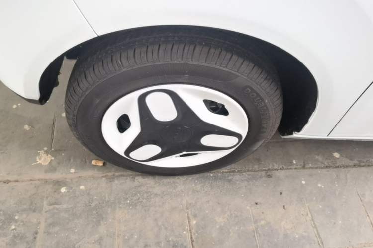 Used Geely Galaxy Panda 2025 210 km – Yuanqi Bear Left Front Wheel Hub
