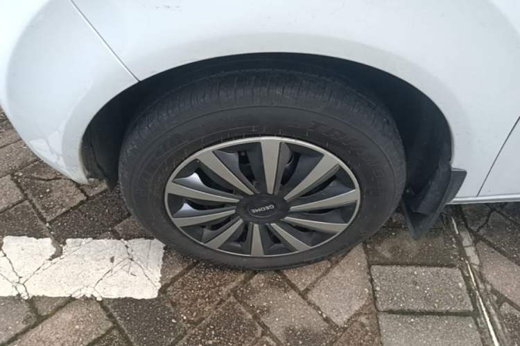 Used Geely Galaxy Panda 2025 210 km – Yuanqi Bear Left Front Wheel Hub