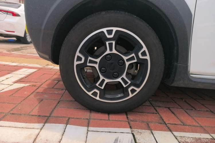 Used Geely Galaxy Panda 2025 210km Panda Rider Left Front Wheel Hub