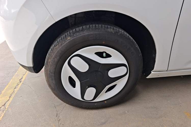 Used Geely Galaxy Panda 2025 210 km – Yuanqi Bear Left Front Wheel Hub