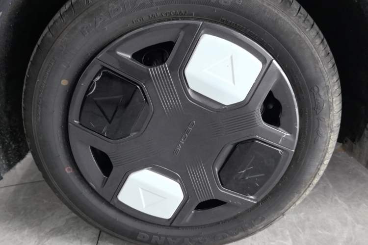 Used Geely Galaxy Panda 2025 210km Panda Kart Left Front Wheel Hub
