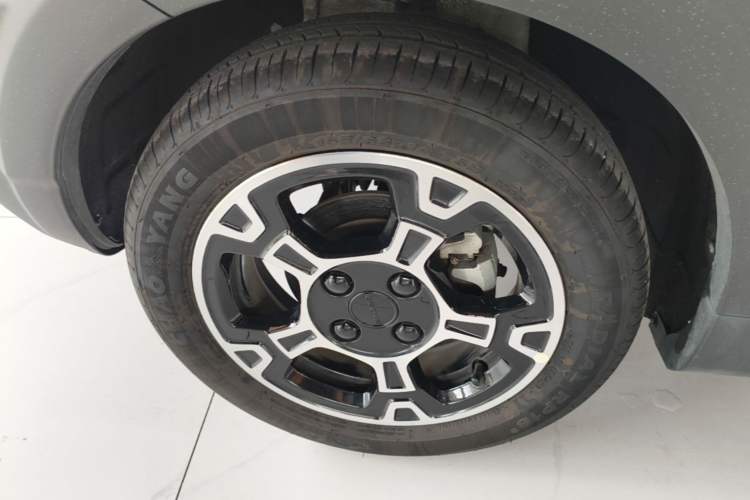 Used Geely Galaxy Panda 2025 210km Panda Rider Left Front Wheel Hub