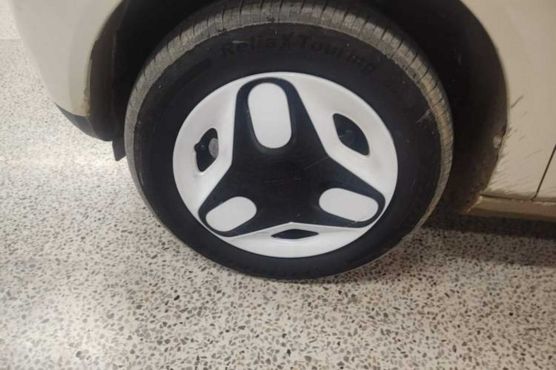 Used Geely Galaxy Panda 2025 210 km – Yuanqi Bear Left Front Wheel Hub
