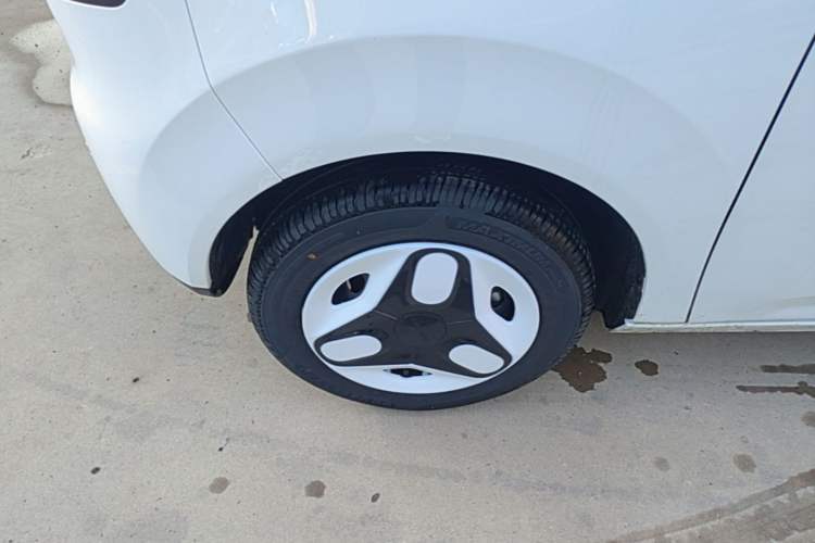 Used Geely Galaxy Panda 2025 210 km – Yuanqi Bear Left Front Wheel Hub