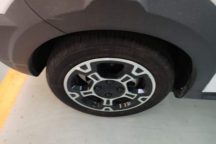 Used Geely Galaxy Panda 2025 210km Panda Rider Left Front Wheel Hub