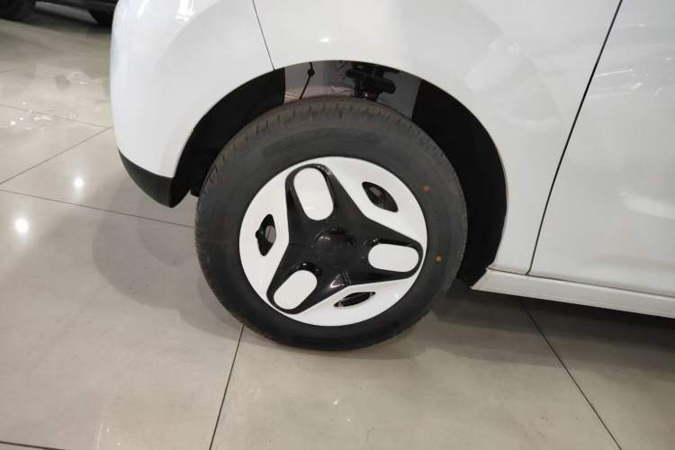 Used Geely Galaxy Panda 2025 210 km – Yuanqi Bear Left Front Wheel Hub