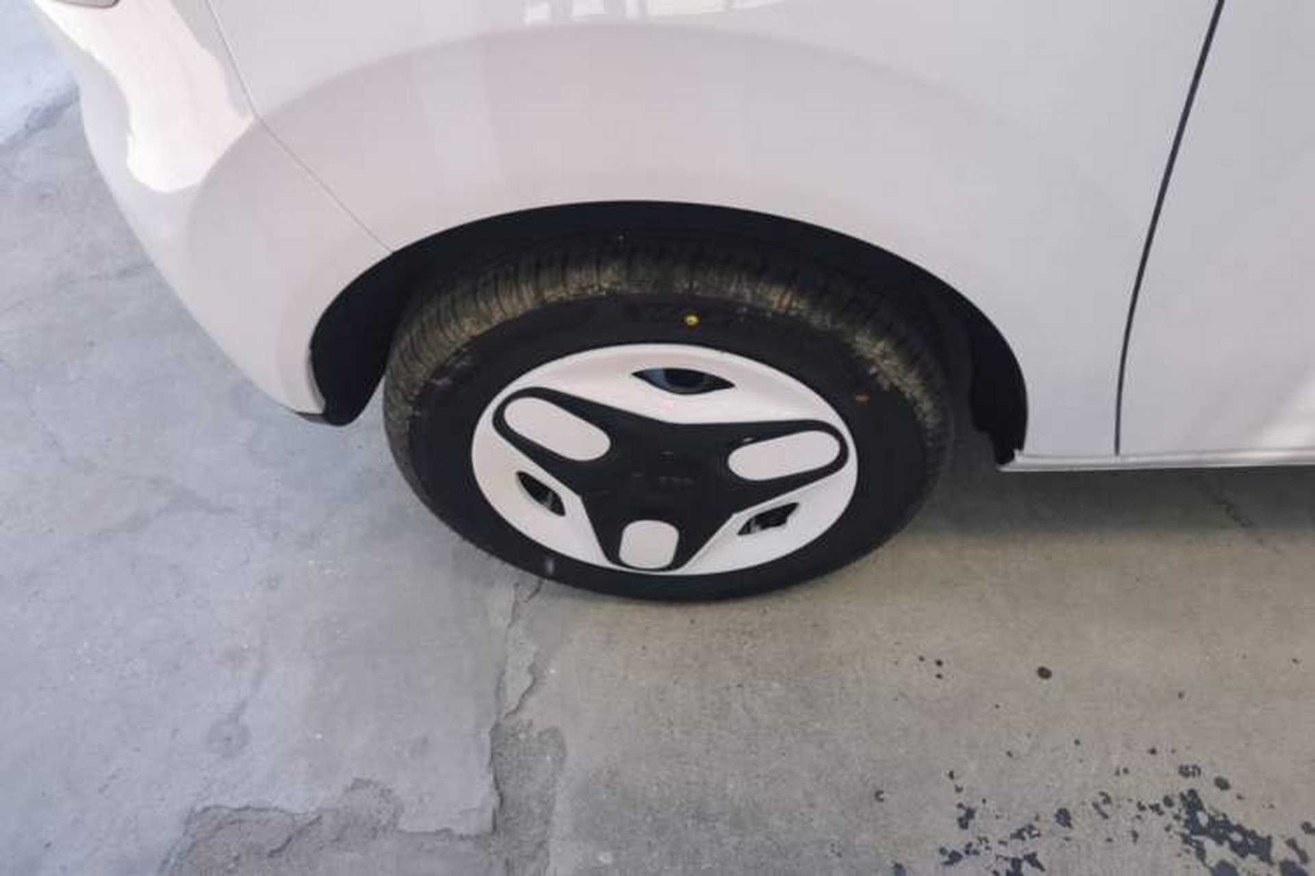 Used Geely Galaxy Panda 2025 210 km – Yuanqi Bear Left Front Wheel Hub
