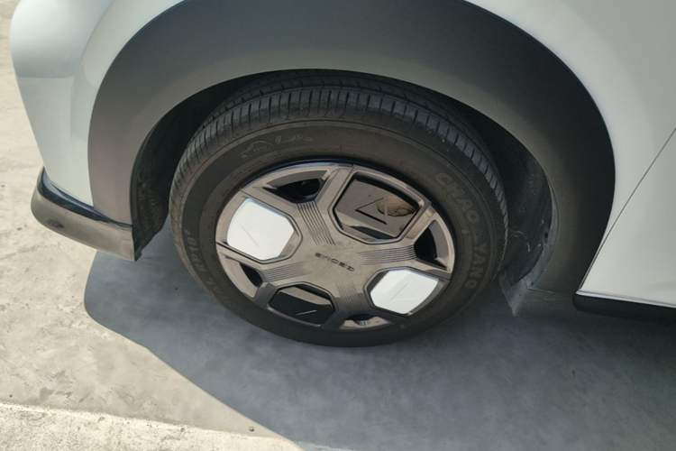 Used Geely Galaxy Panda 2025 210km Panda Kart Left Front Wheel Hub