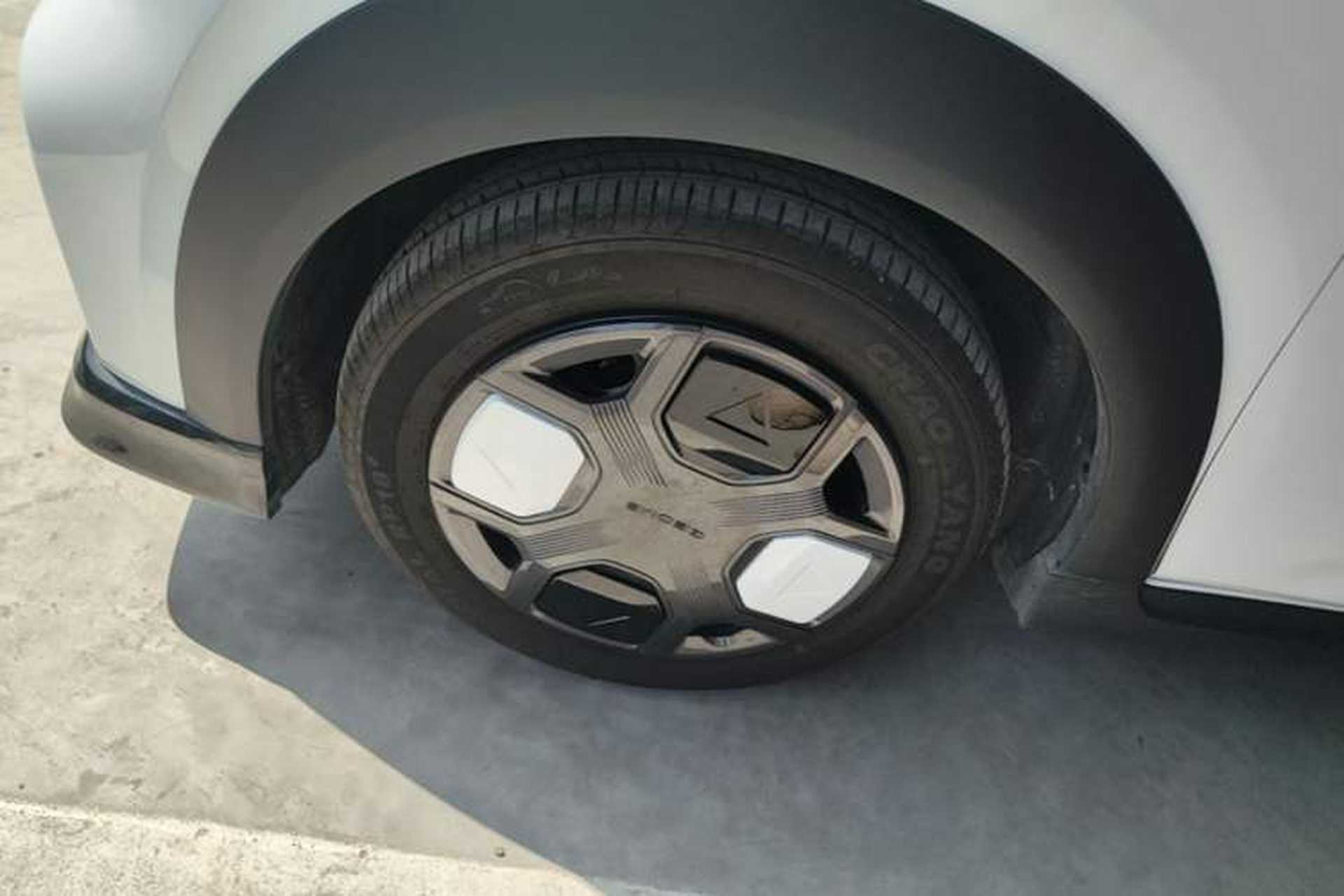 Used Geely Galaxy Panda 2025 210km Panda Kart Left Front Wheel Hub