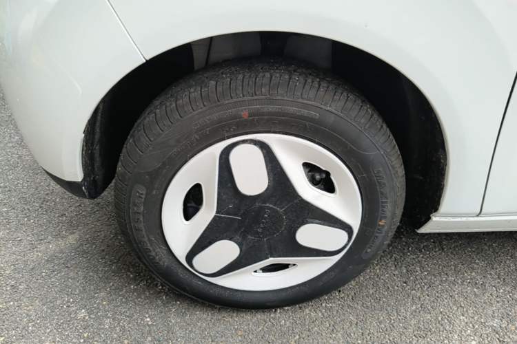 Used Geely Galaxy Panda 2025 210 km – Yuanqi Bear Left Front Wheel Hub