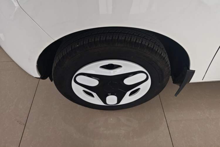 Used Geely Galaxy Panda 2025 210 km – Yuanqi Bear Left Front Wheel Hub