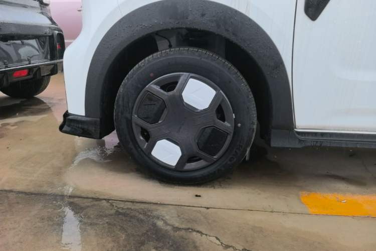 Used Geely Galaxy Panda 2025 210km Panda Kart Left Front Wheel Hub
