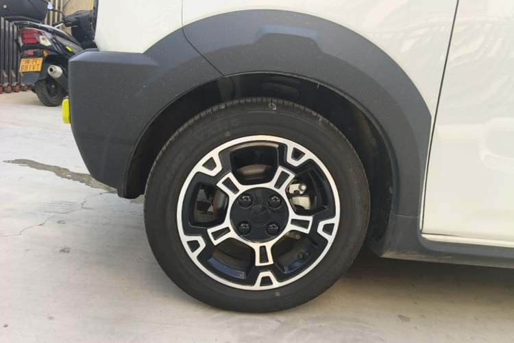 Used Geely Galaxy Panda 2025 210km Panda Rider Left Front Wheel Hub