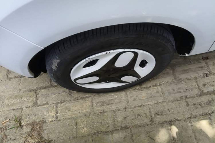 Used Geely Galaxy Panda 2025 210 km – Yuanqi Bear Left Front Wheel Hub