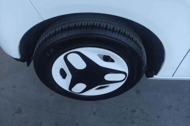 Used Geely Galaxy Panda 2025 210 km – Yuanqi Bear Left Front Wheel Hub