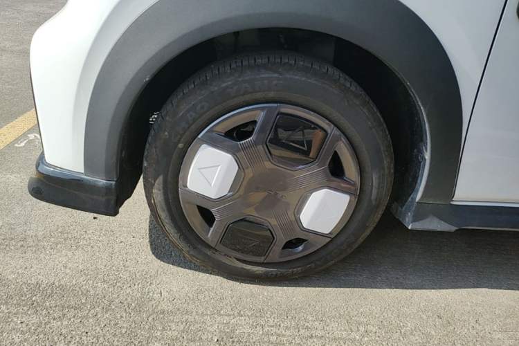 Used Geely Galaxy Panda 2025 210km Panda Kart Left Front Wheel Hub