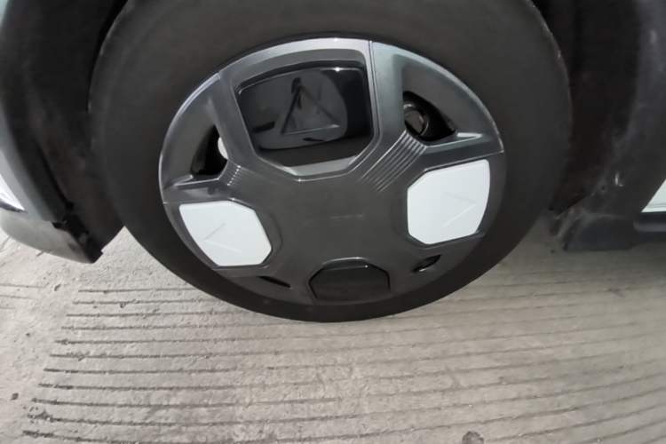Used Geely Galaxy Panda 2025 210km Panda Kart Left Front Wheel Hub