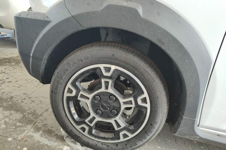 Used Geely Galaxy Panda 2025 210km Panda Rider Left Front Wheel Hub