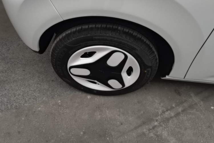 Used Geely Galaxy Panda 2025 210 km – Yuanqi Bear Left Front Wheel Hub