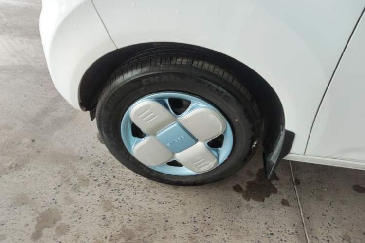 Used Geely Galaxy Panda 2025 210 km – Yuanqi Bear Left Front Wheel Hub